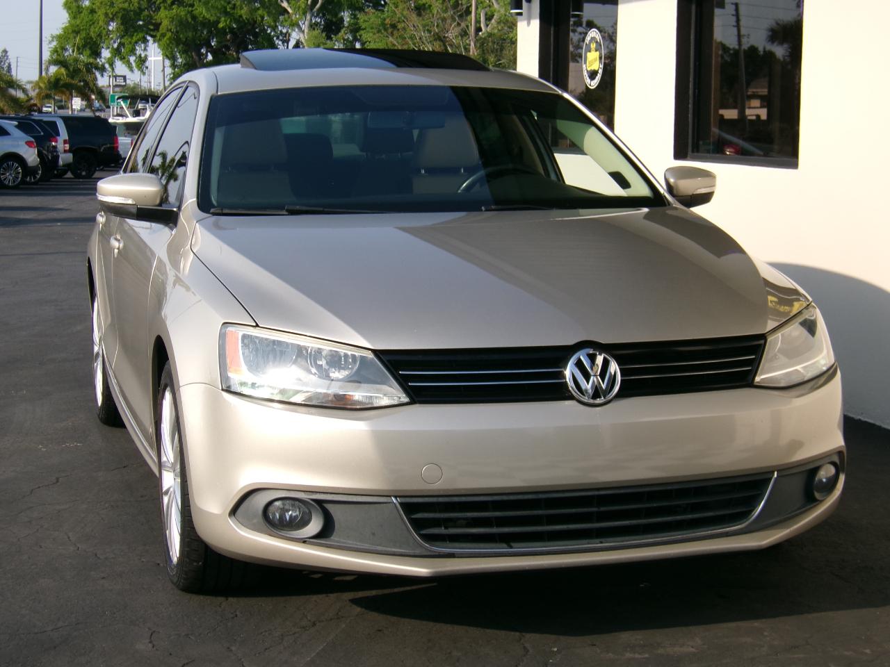 Volkswagen Jetta SEL PZEV 2013