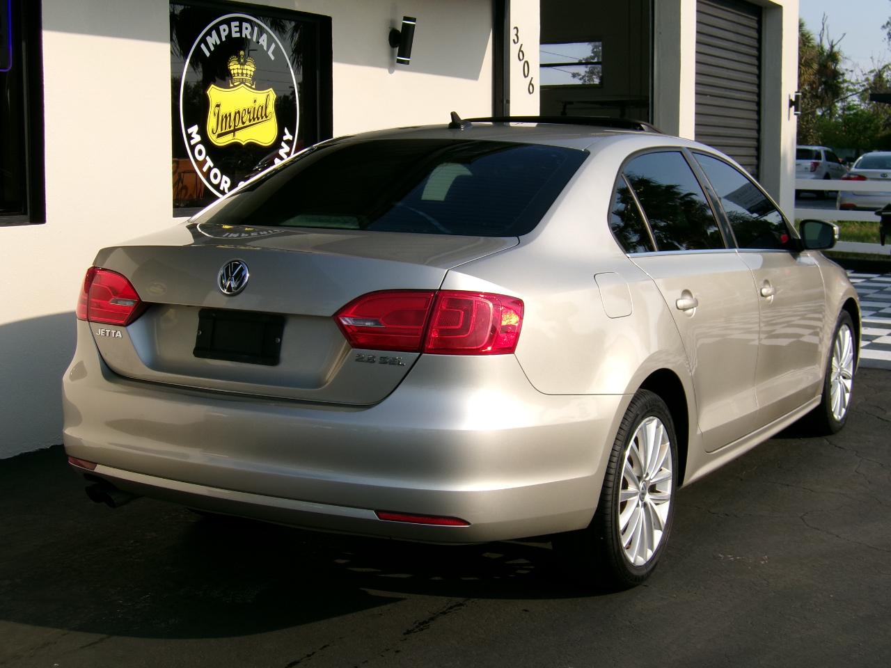 Volkswagen Jetta SEL PZEV 2013