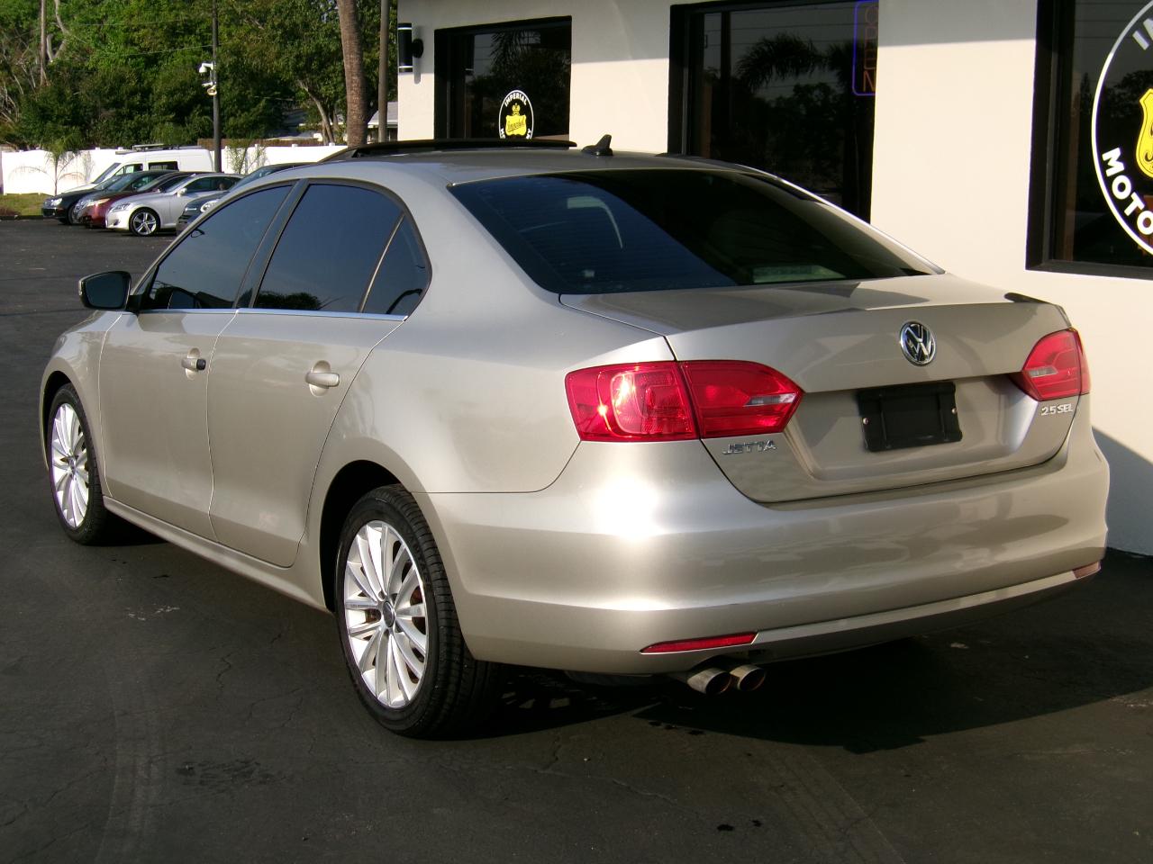 Volkswagen Jetta SEL PZEV 2013