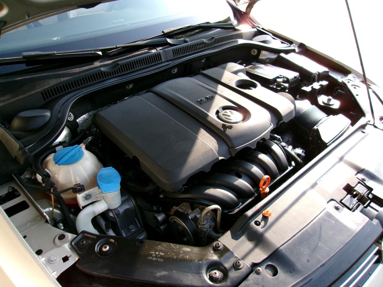 Volkswagen Jetta SEL PZEV 2013