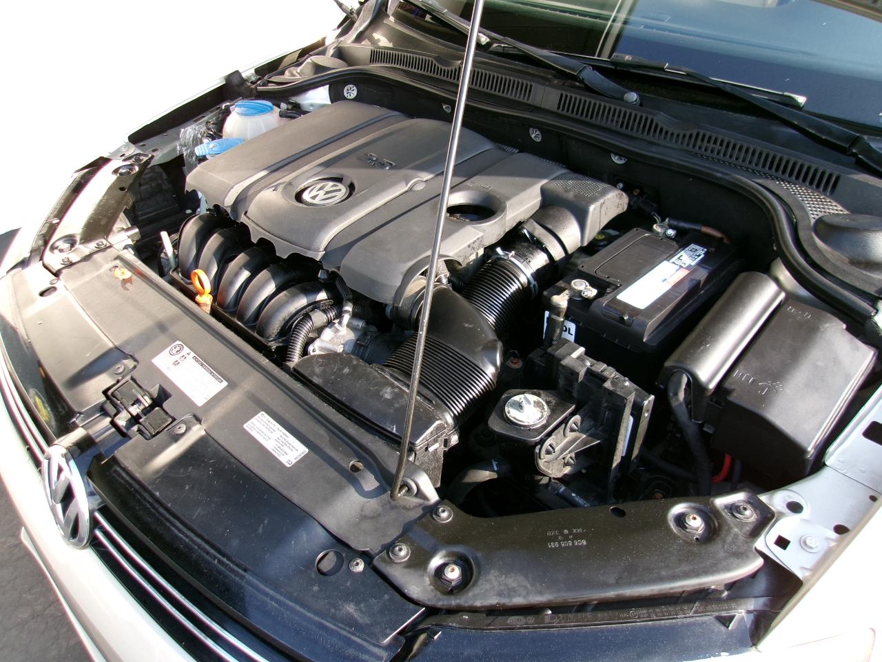 Volkswagen Jetta SEL PZEV 2013