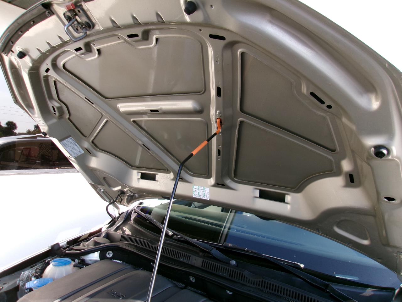 Volkswagen Jetta SEL PZEV 2013