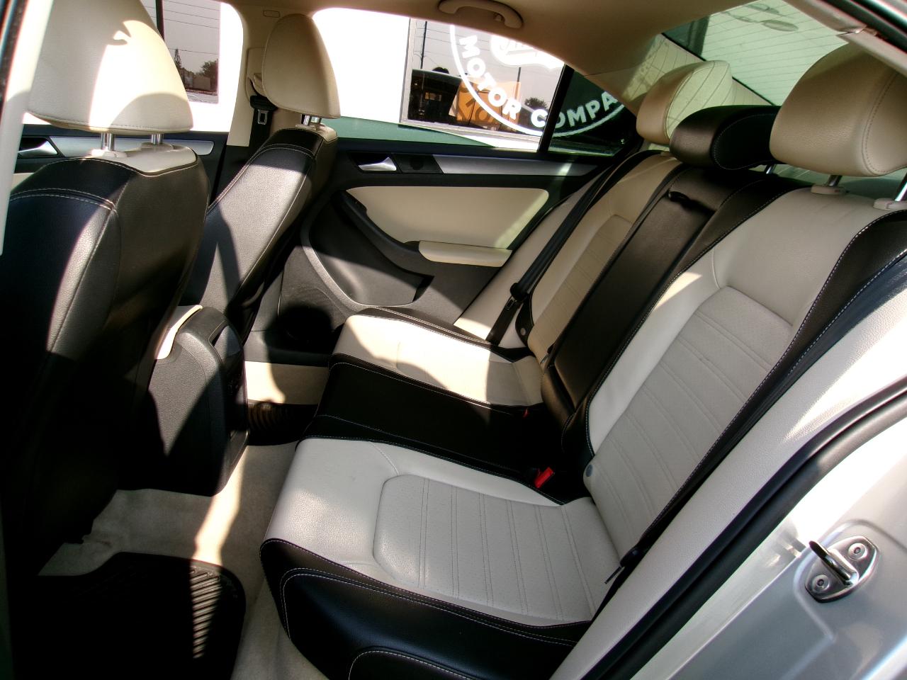 Volkswagen Jetta SEL PZEV 2013