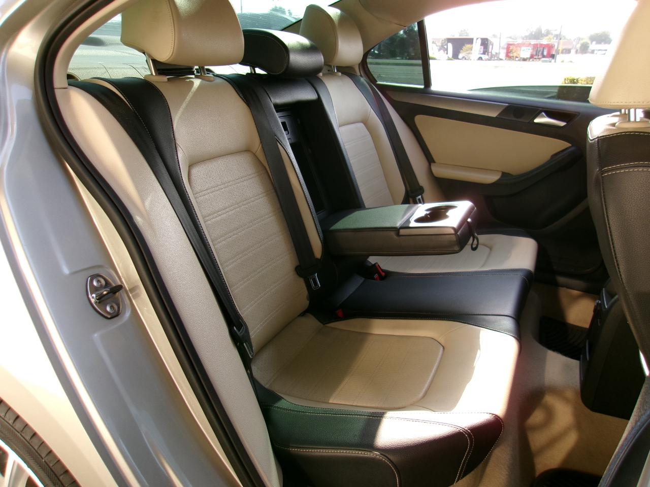 Volkswagen Jetta SEL PZEV 2013