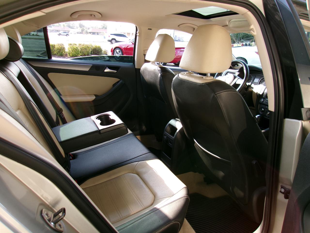 Volkswagen Jetta SEL PZEV 2013