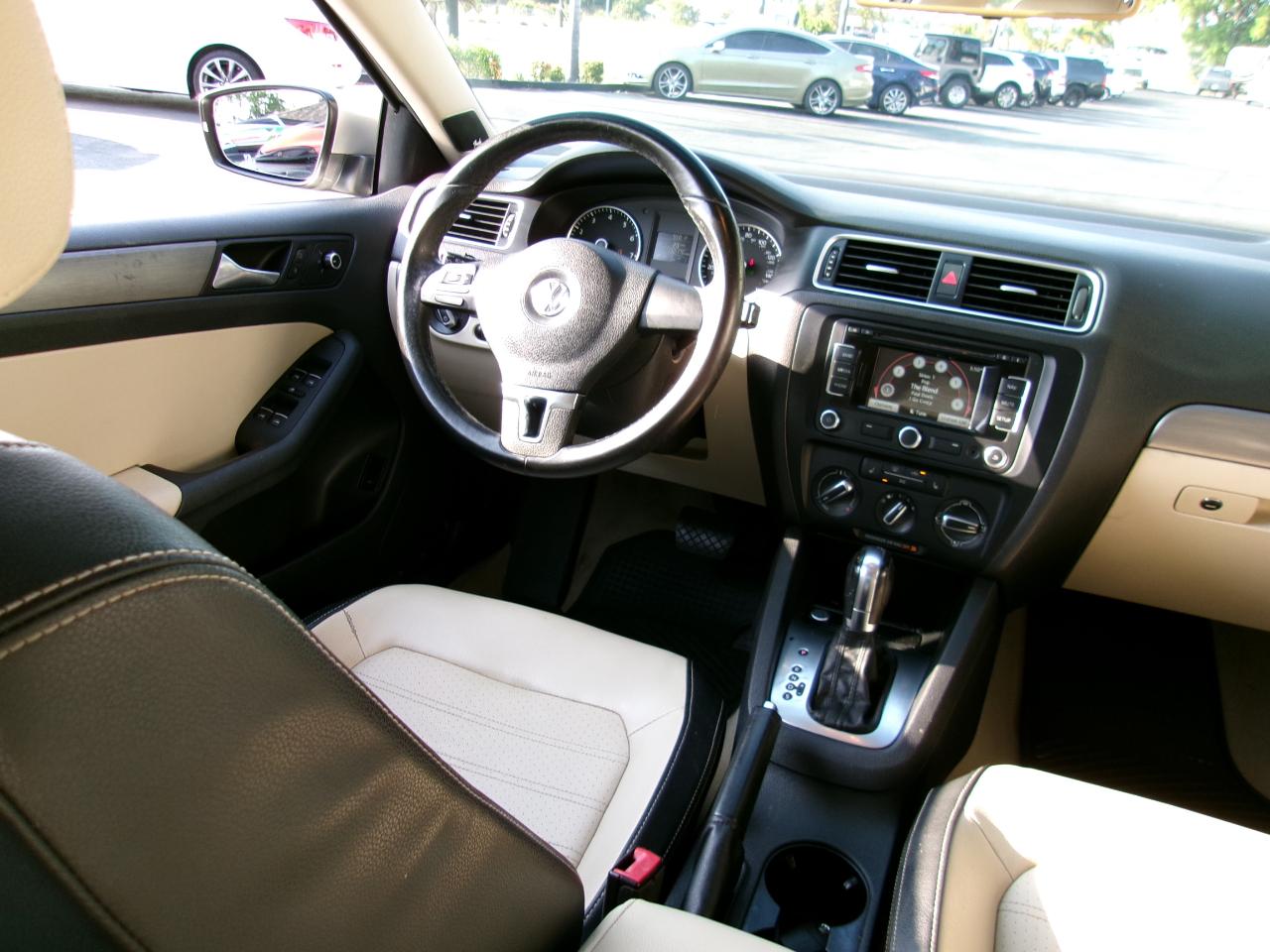 Volkswagen Jetta SEL PZEV 2013