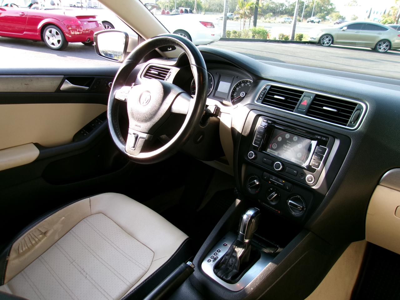 Volkswagen Jetta SEL PZEV 2013