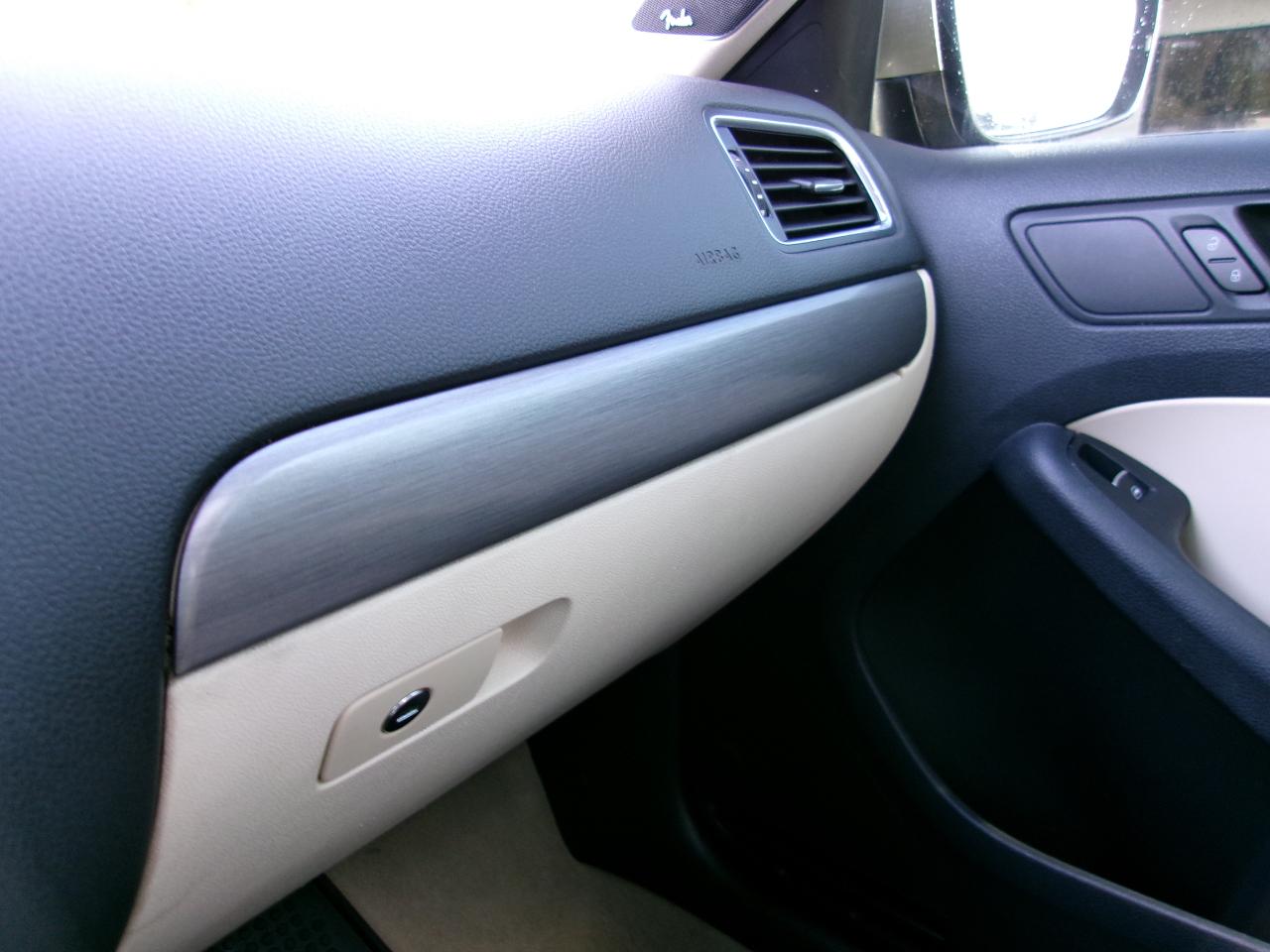 Volkswagen Jetta SEL PZEV 2013