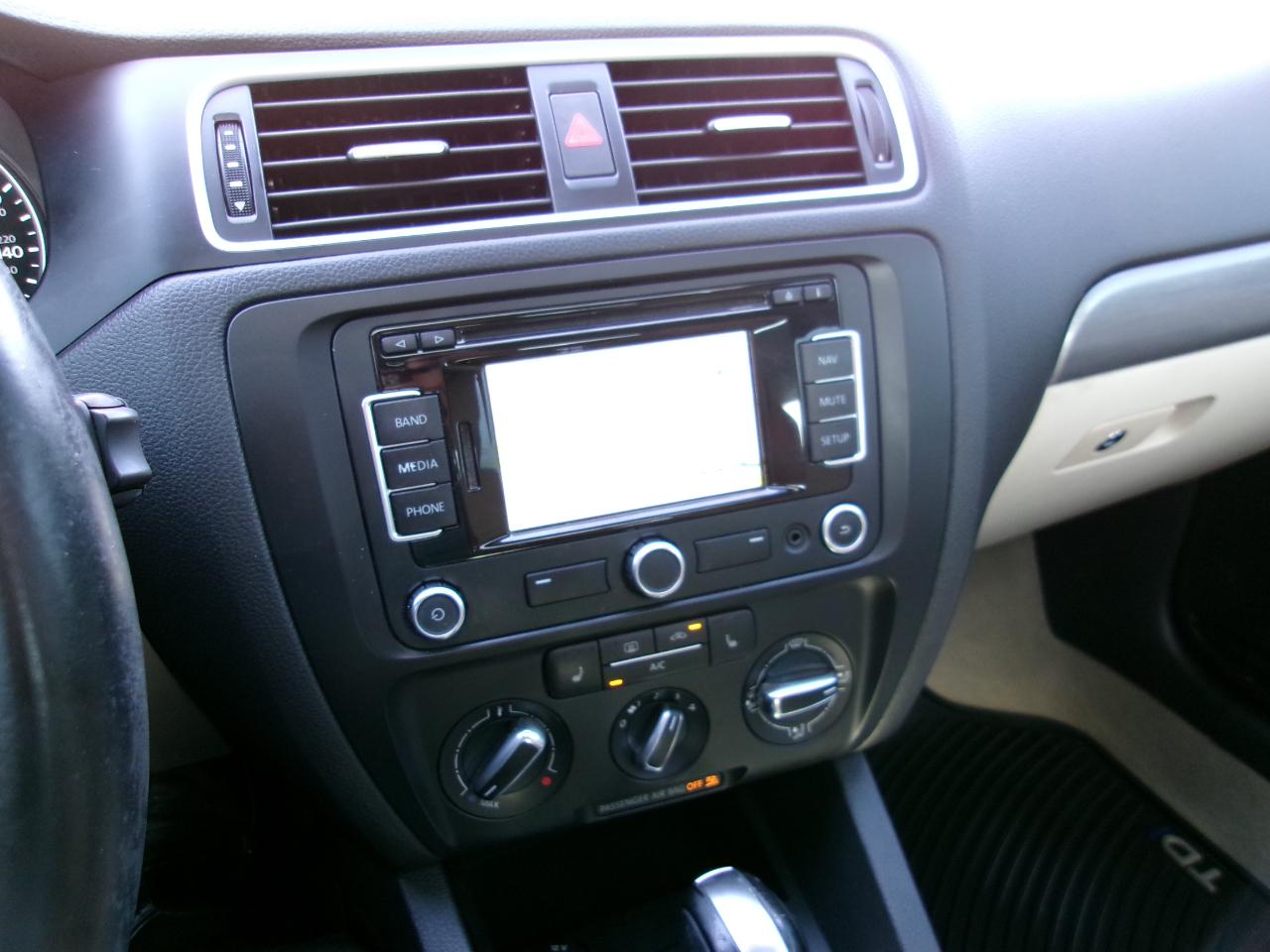 Volkswagen Jetta SEL PZEV 2013