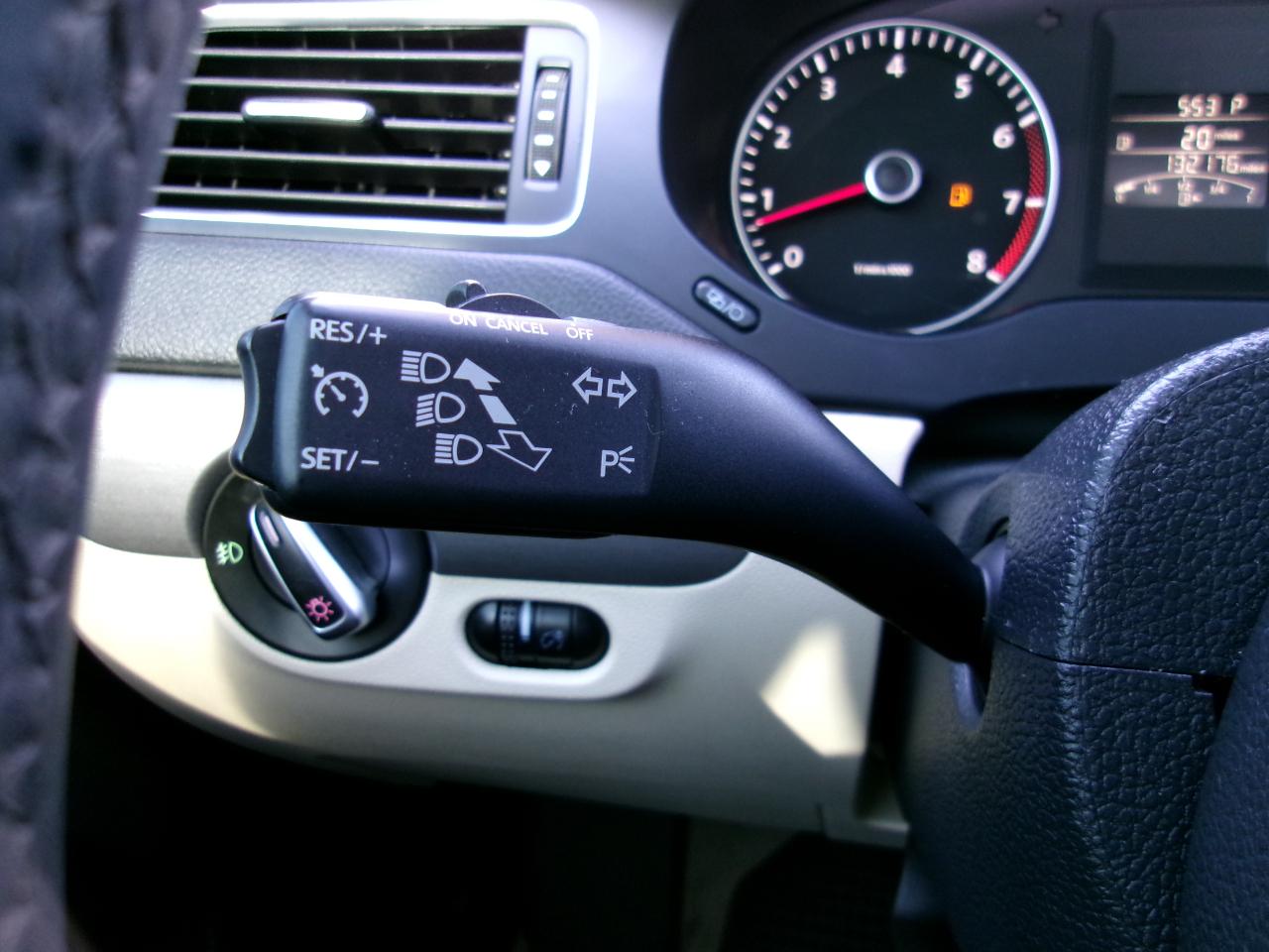 Volkswagen Jetta SEL PZEV 2013