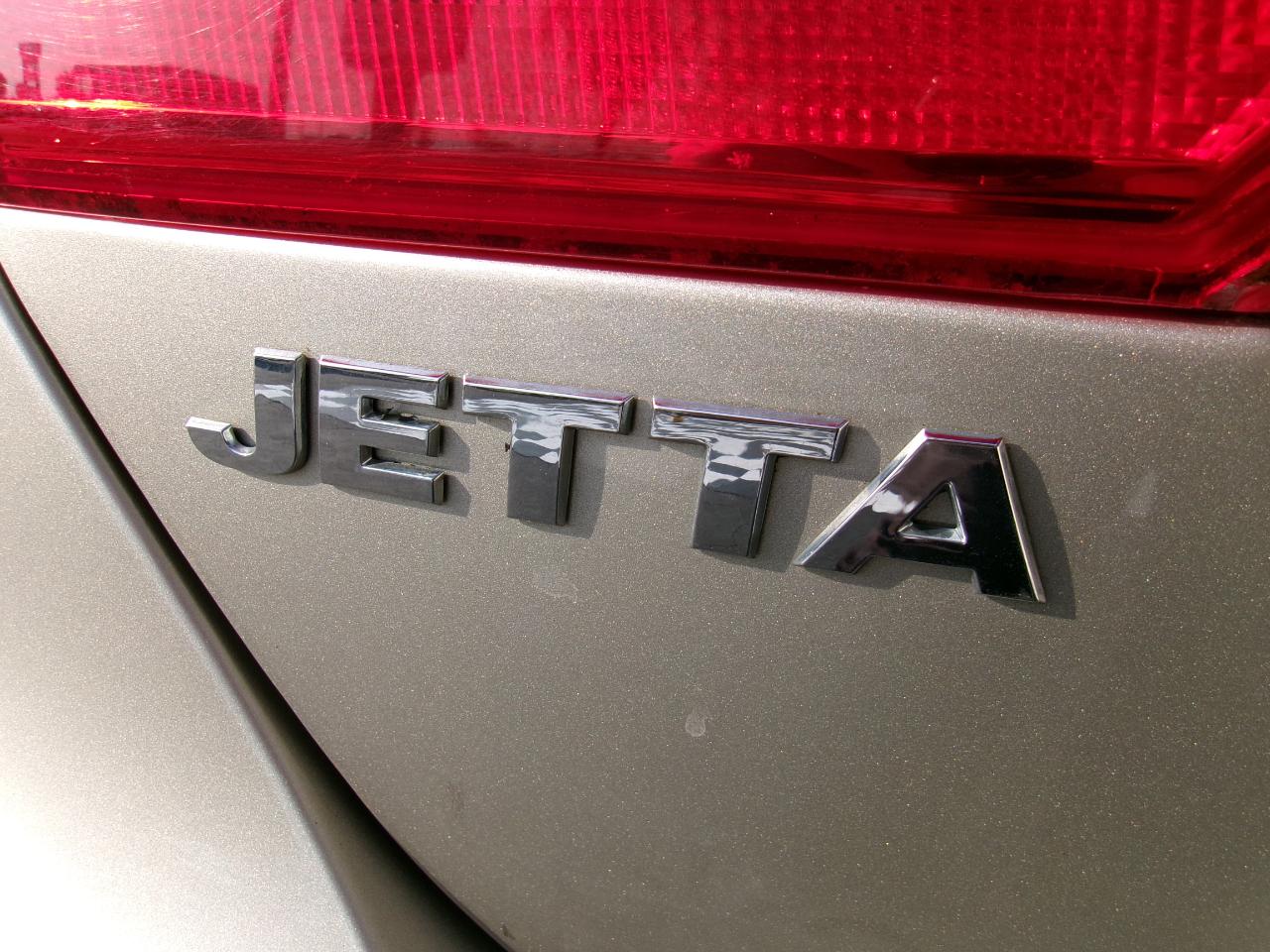 Volkswagen Jetta SEL PZEV 2013