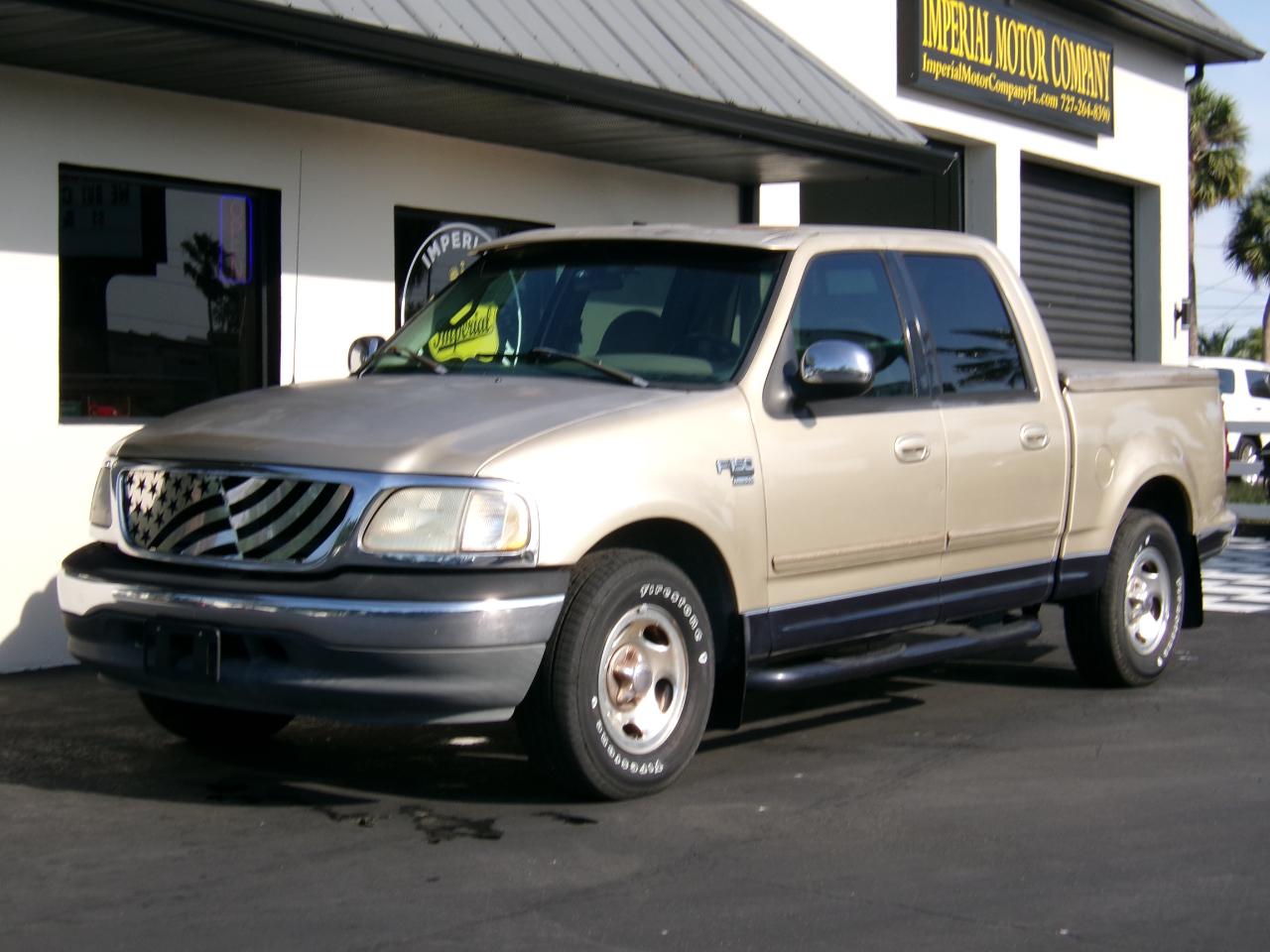 Ford F-150 XLT SuperCrew 2WD 2001