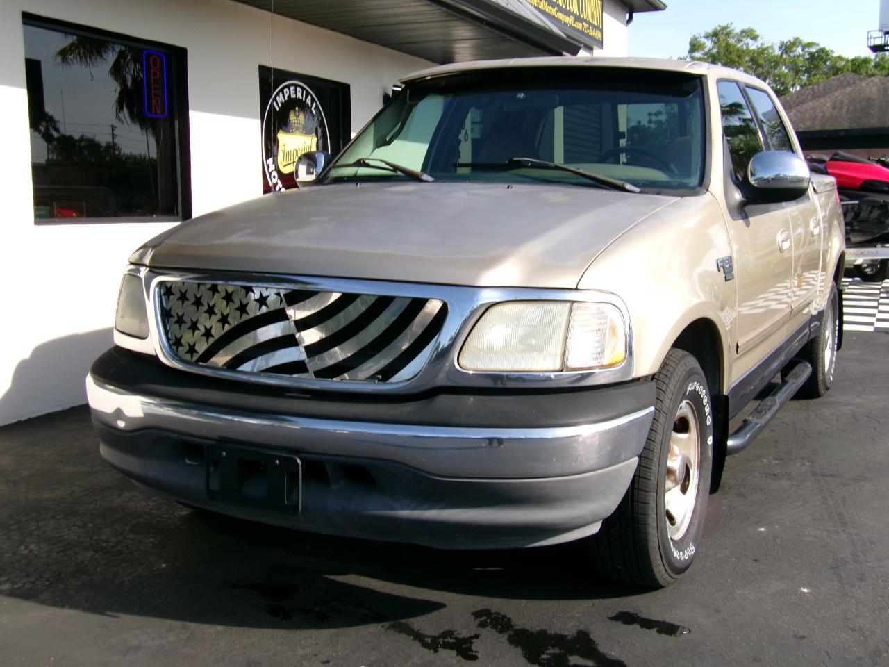 Ford F-150 XLT SuperCrew 2WD 2001