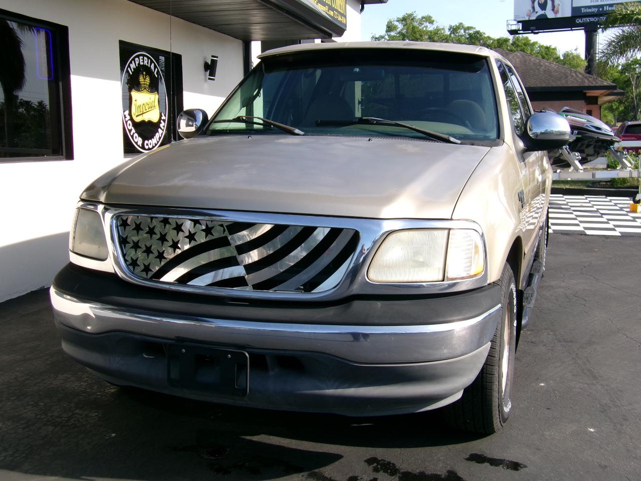 Ford F-150 XLT SuperCrew 2WD 2001