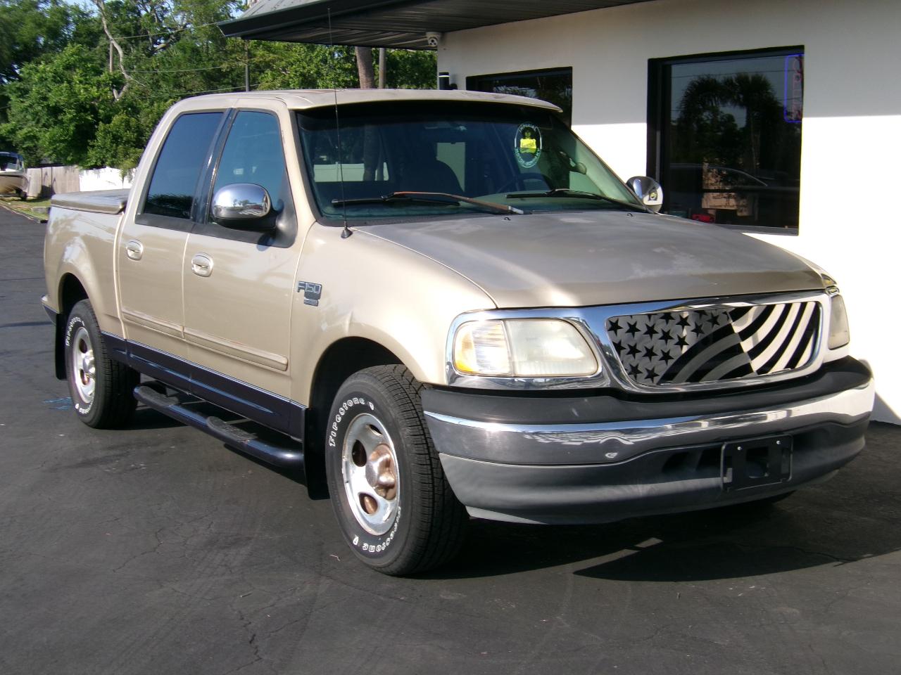 Ford F-150 XLT SuperCrew 2WD 2001