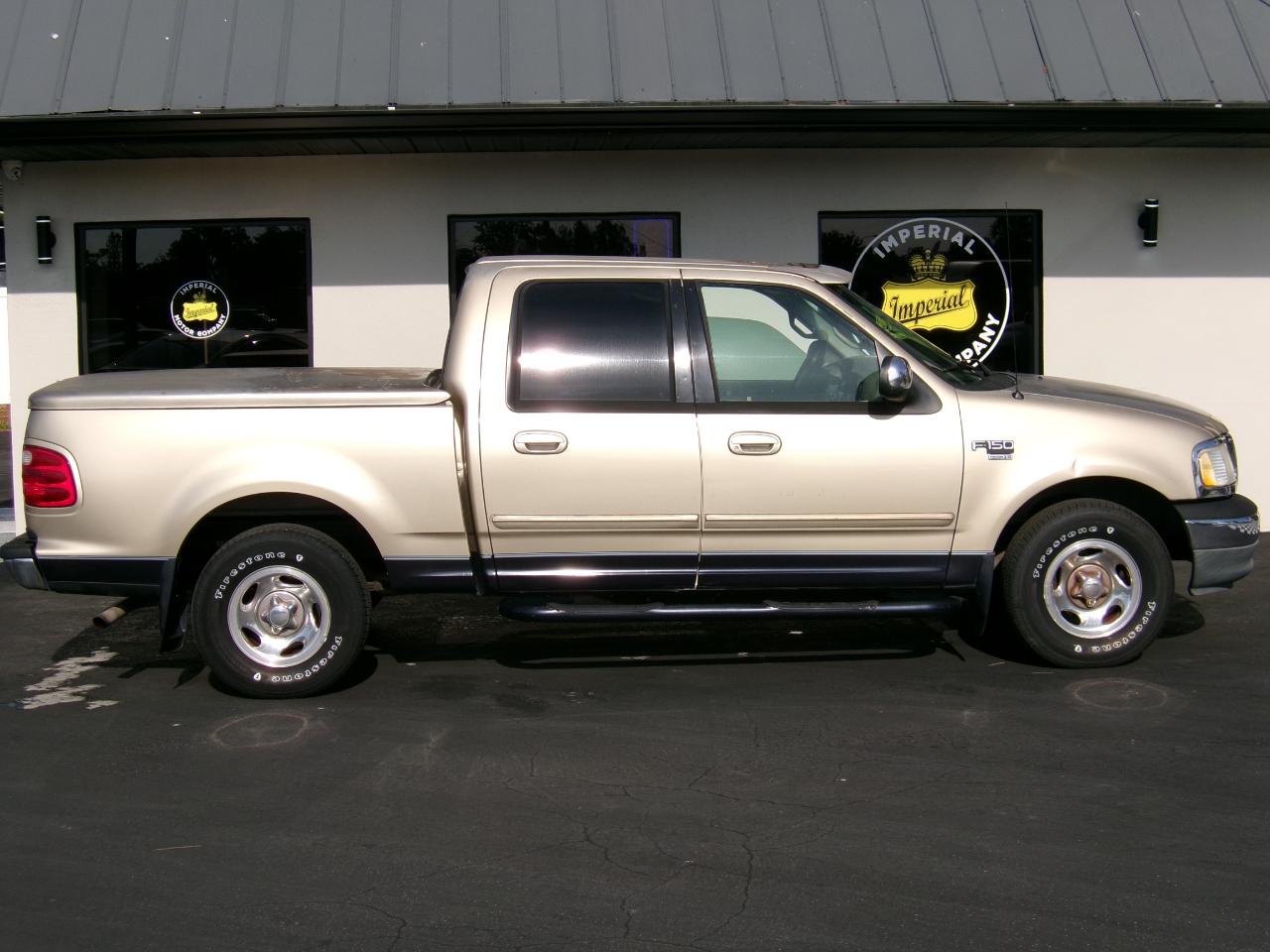 Ford F-150 XLT SuperCrew 2WD 2001