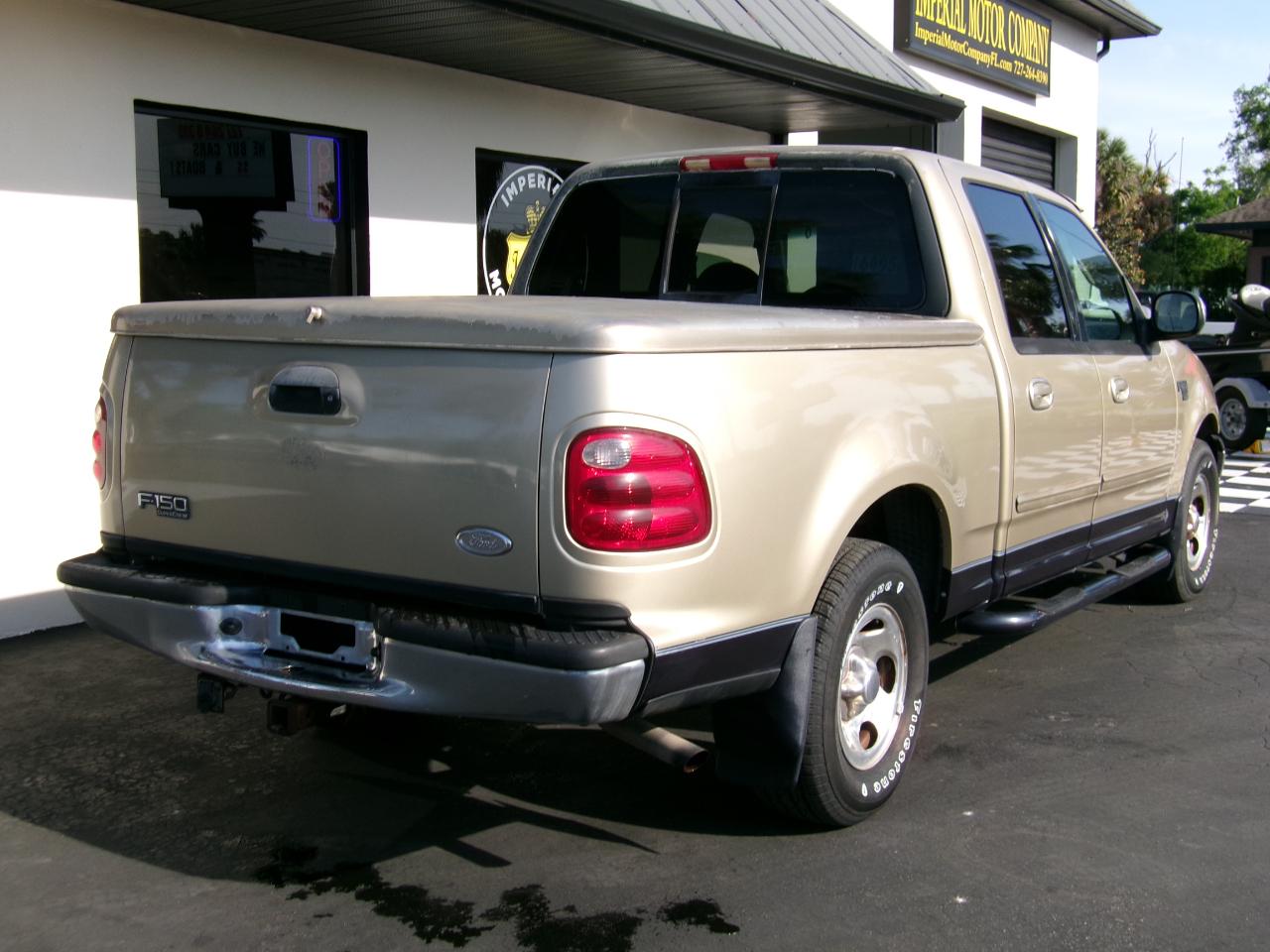 Ford F-150 XLT SuperCrew 2WD 2001