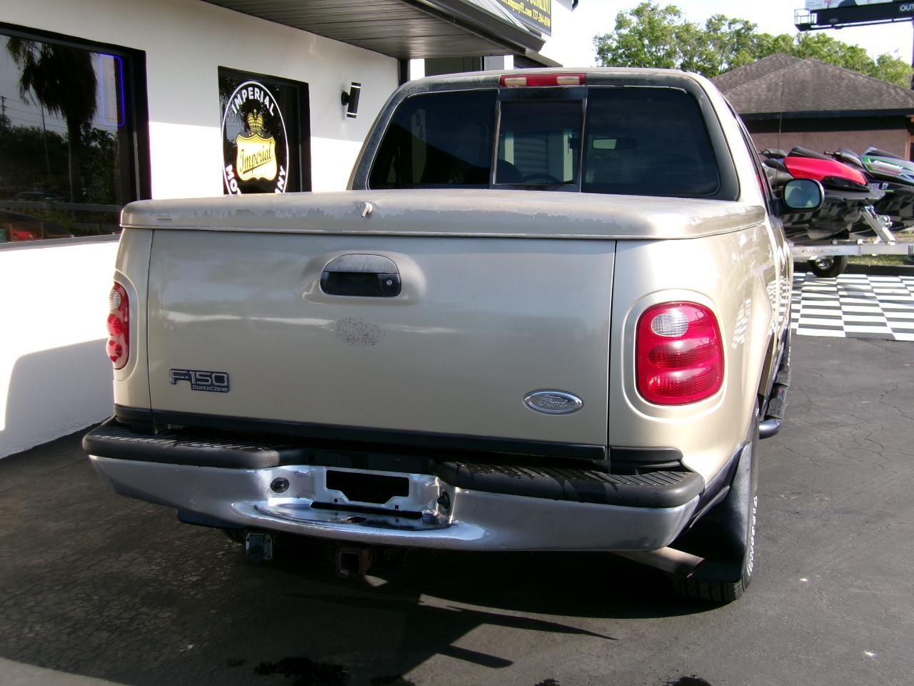 Ford F-150 XLT SuperCrew 2WD 2001