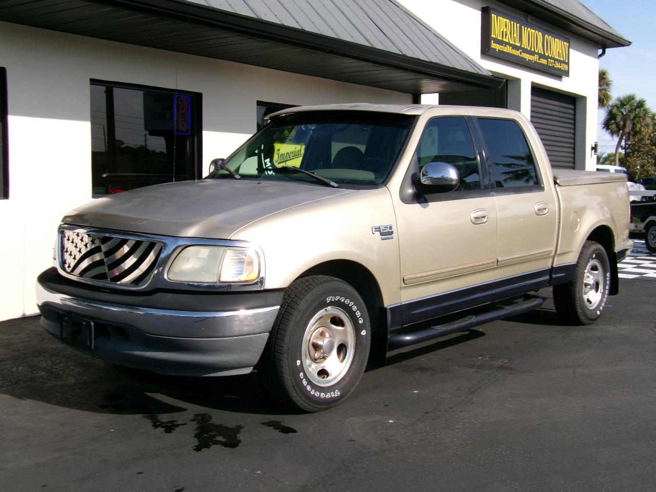 Ford F-150 XLT SuperCrew 2WD 2001