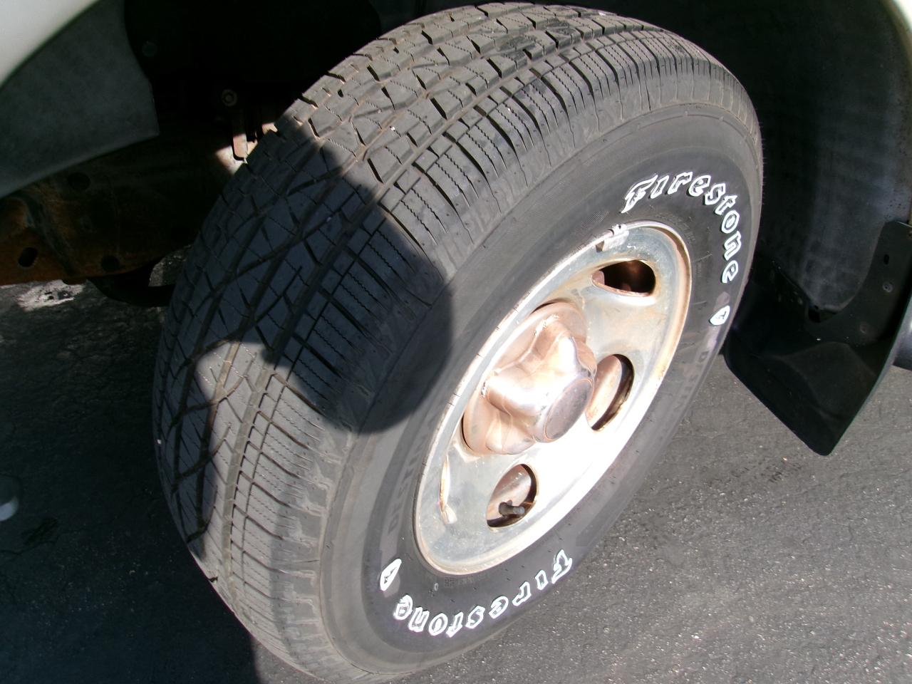 Ford F-150 XLT SuperCrew 2WD 2001