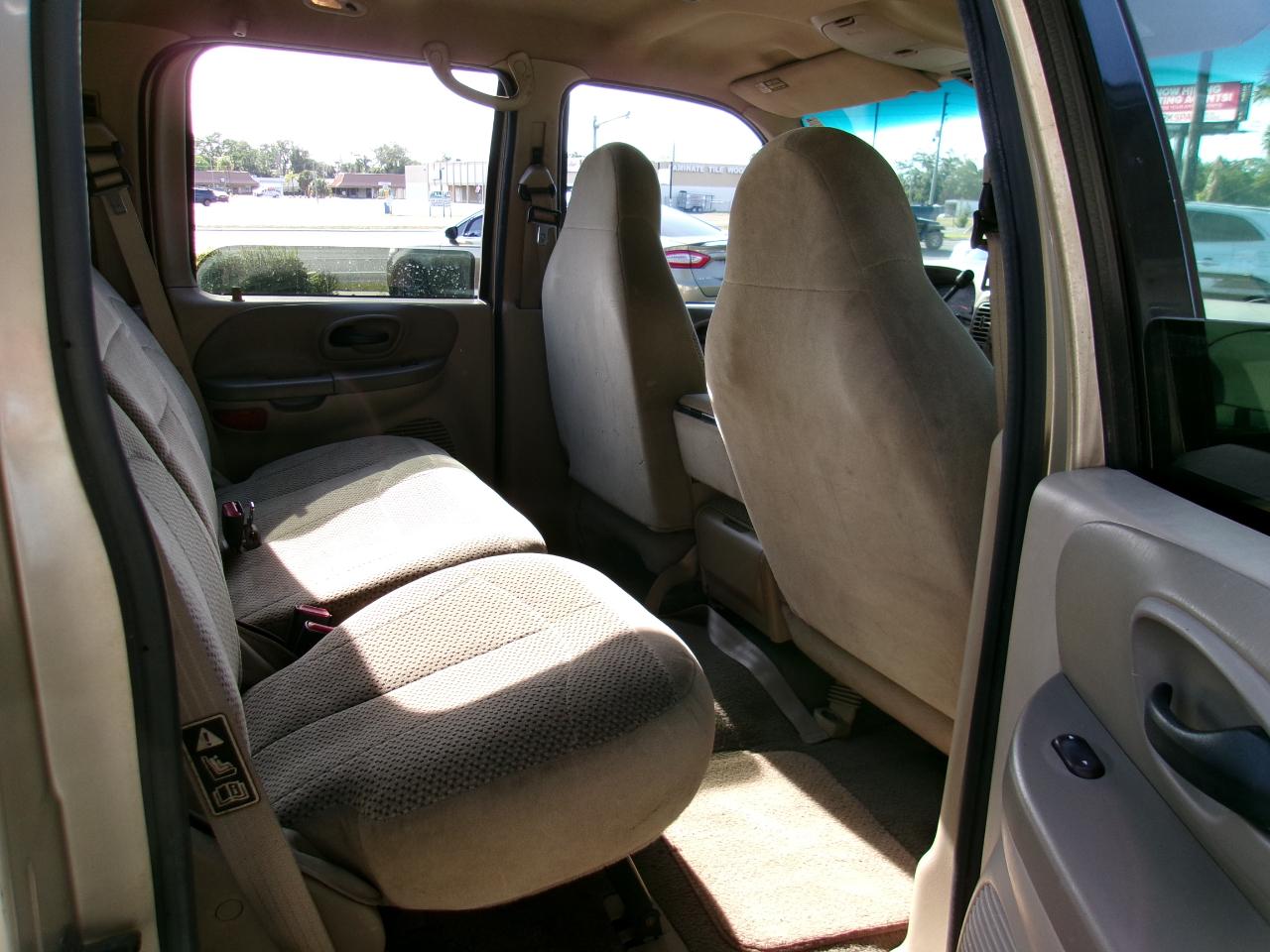 Ford F-150 XLT SuperCrew 2WD 2001