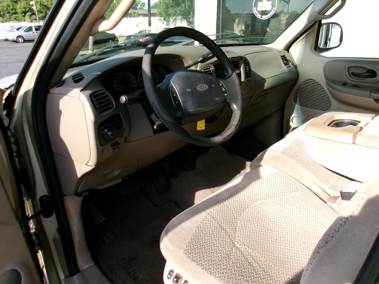 Ford F-150 XLT SuperCrew 2WD 2001