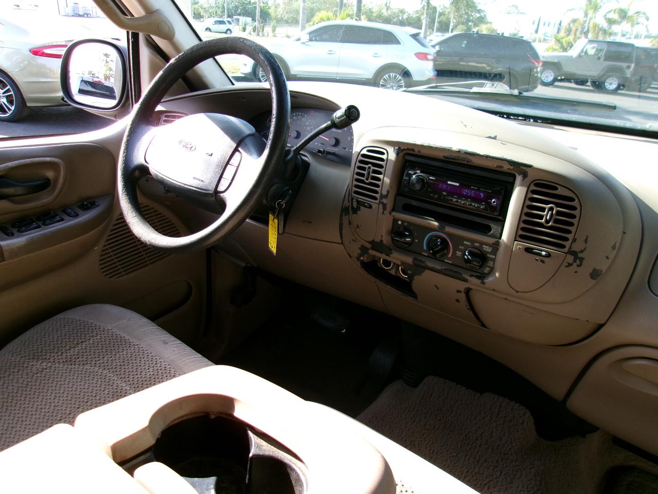 Ford F-150 XLT SuperCrew 2WD 2001