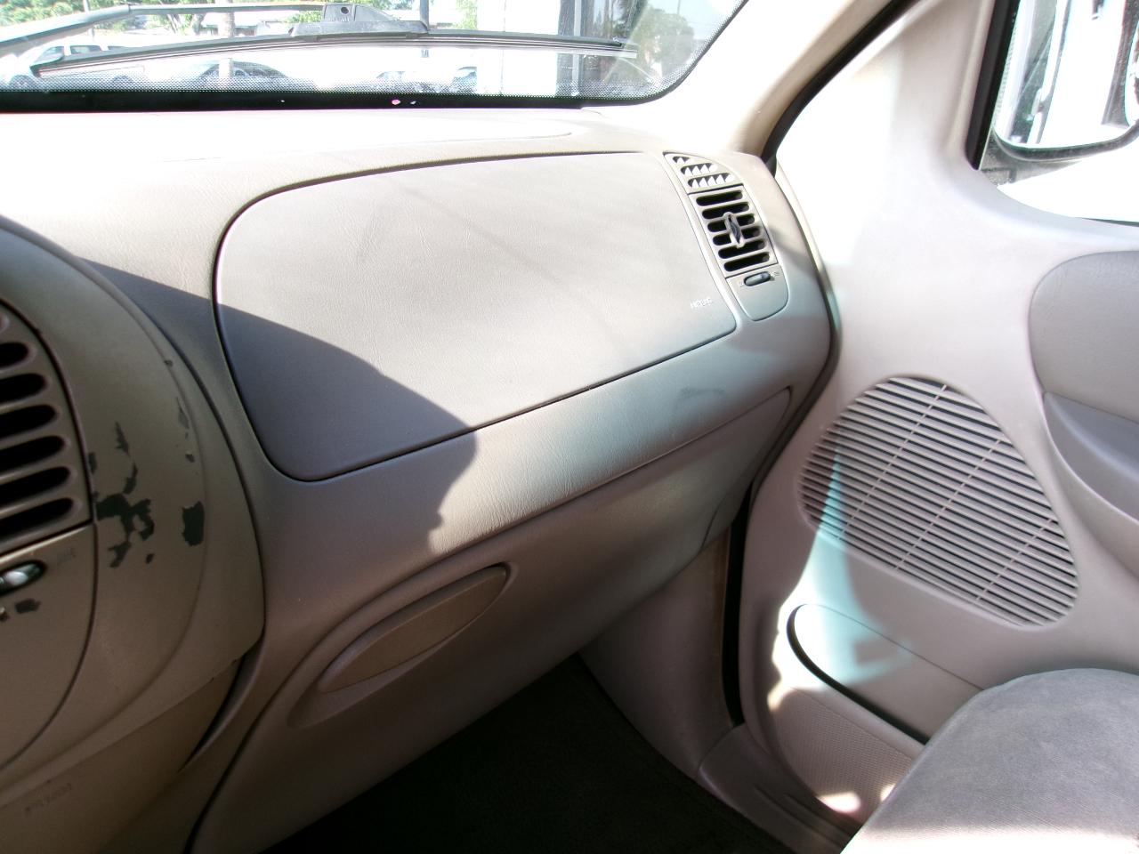 Ford F-150 XLT SuperCrew 2WD 2001