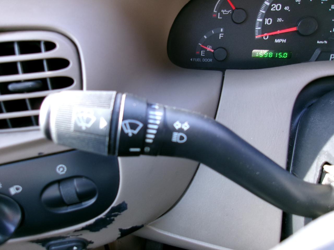 Ford F-150 XLT SuperCrew 2WD 2001