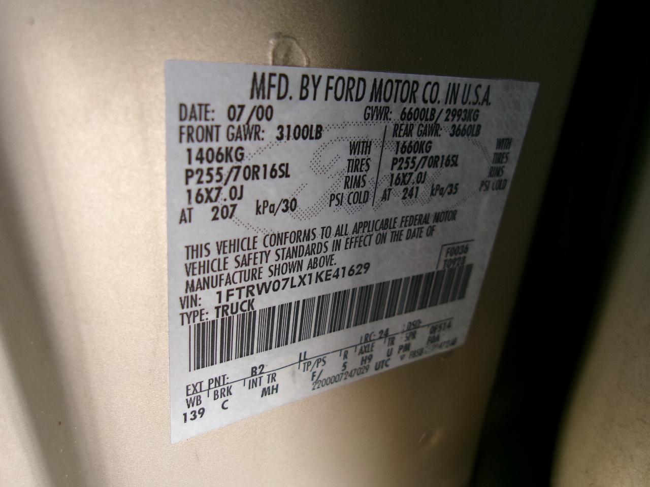 Ford F-150 XLT SuperCrew 2WD 2001