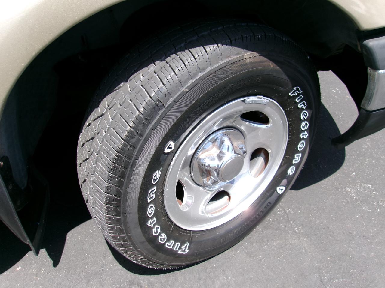 Ford F-150 XLT SuperCrew 2WD 2001