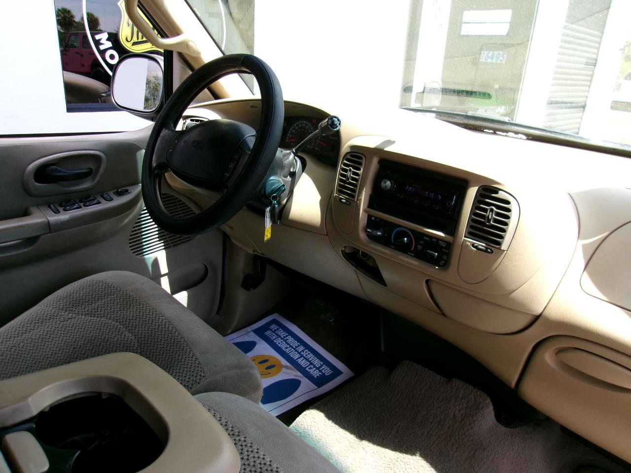 Ford F-150 XLT SuperCrew 2WD 2001