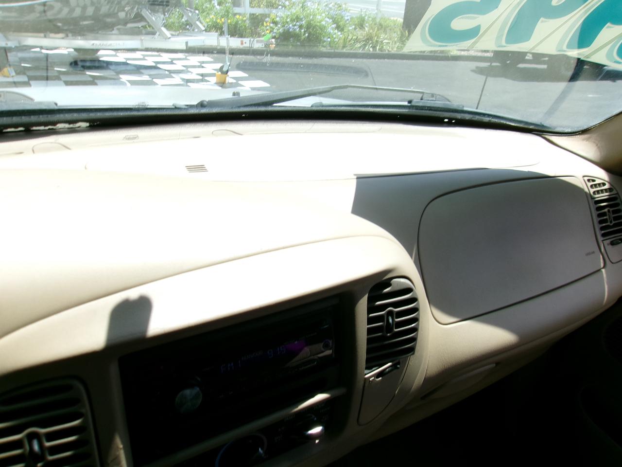 Ford F-150 XLT SuperCrew 2WD 2001