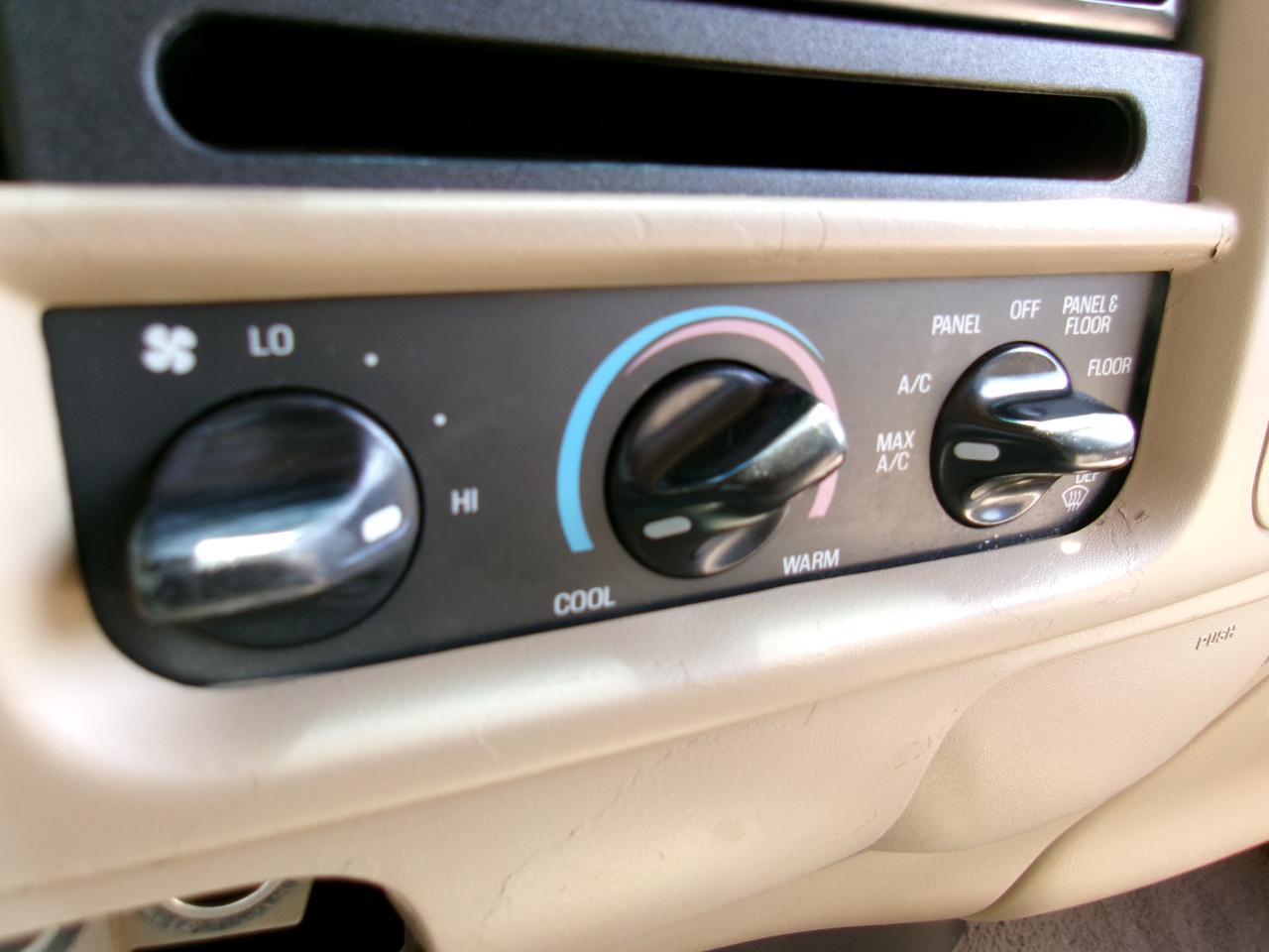 Ford F-150 XLT SuperCrew 2WD 2001