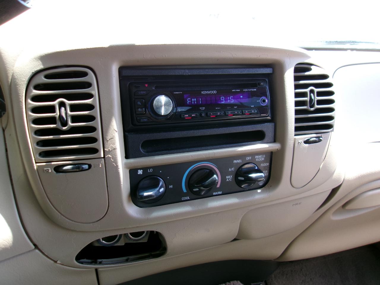 Ford F-150 XLT SuperCrew 2WD 2001