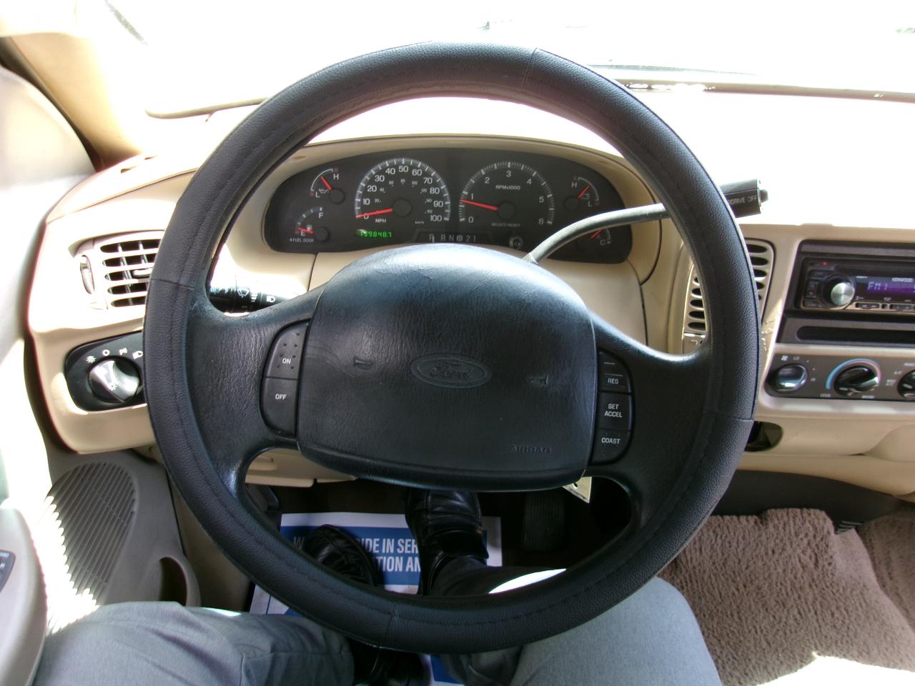 Ford F-150 XLT SuperCrew 2WD 2001