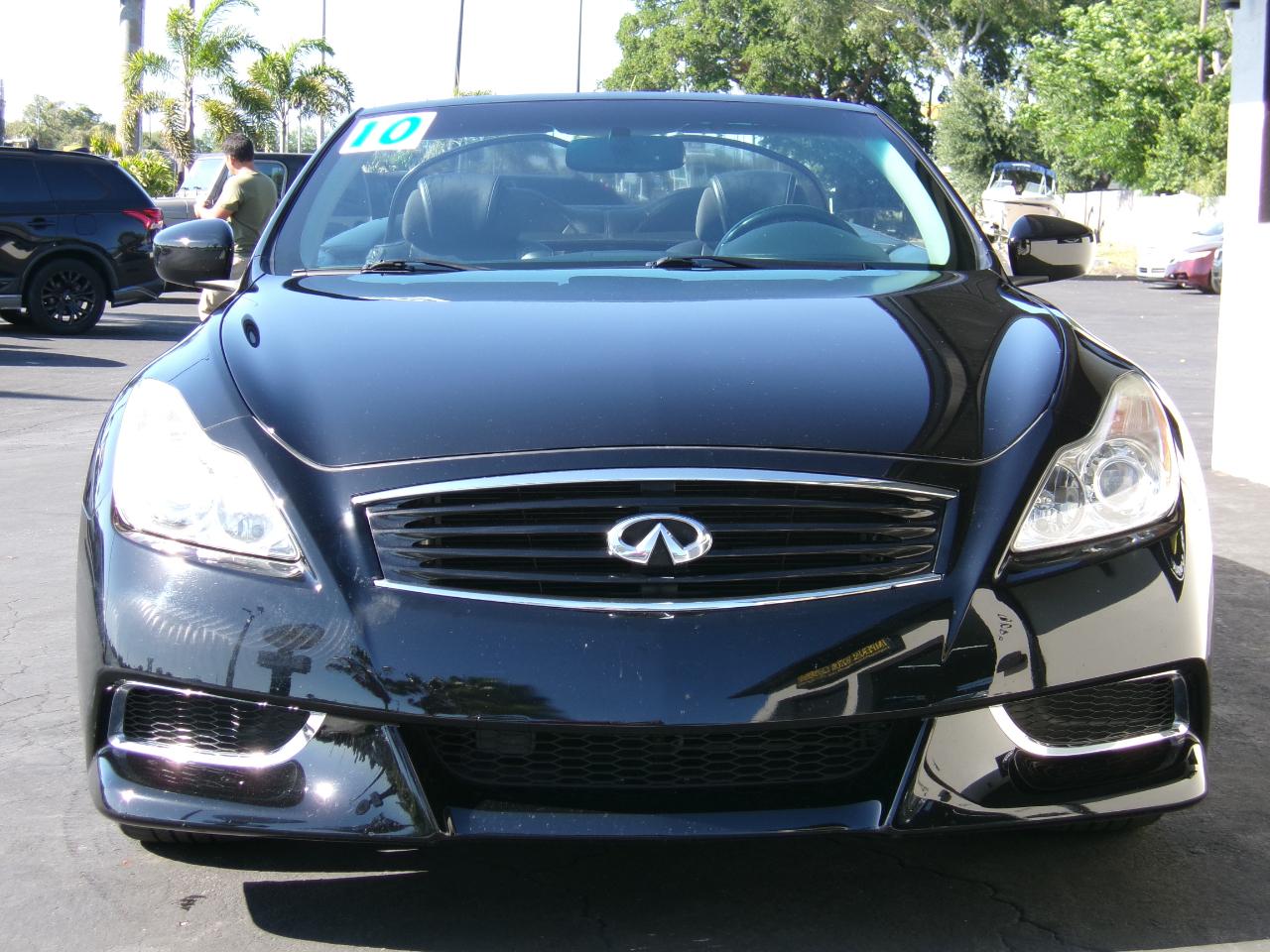Infiniti G Convertible  2010