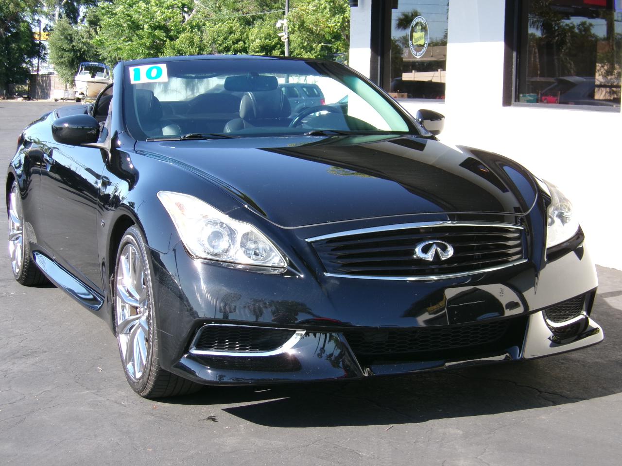Infiniti G Convertible  2010