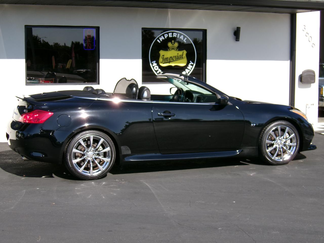 Infiniti G Convertible  2010