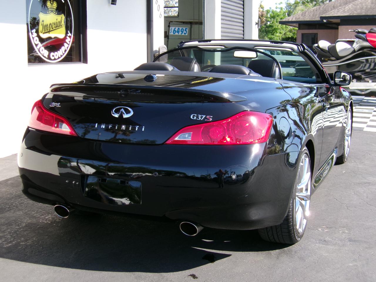 Infiniti G Convertible  2010