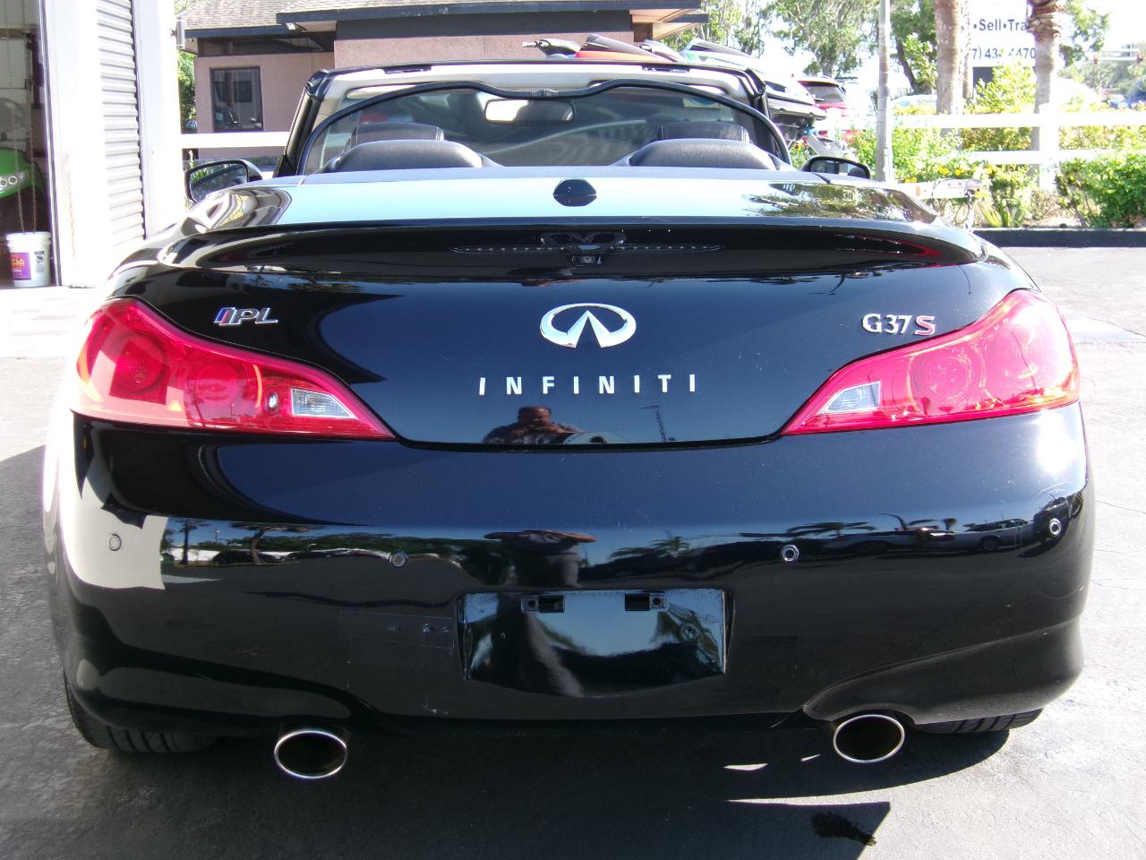 Infiniti G Convertible  2010