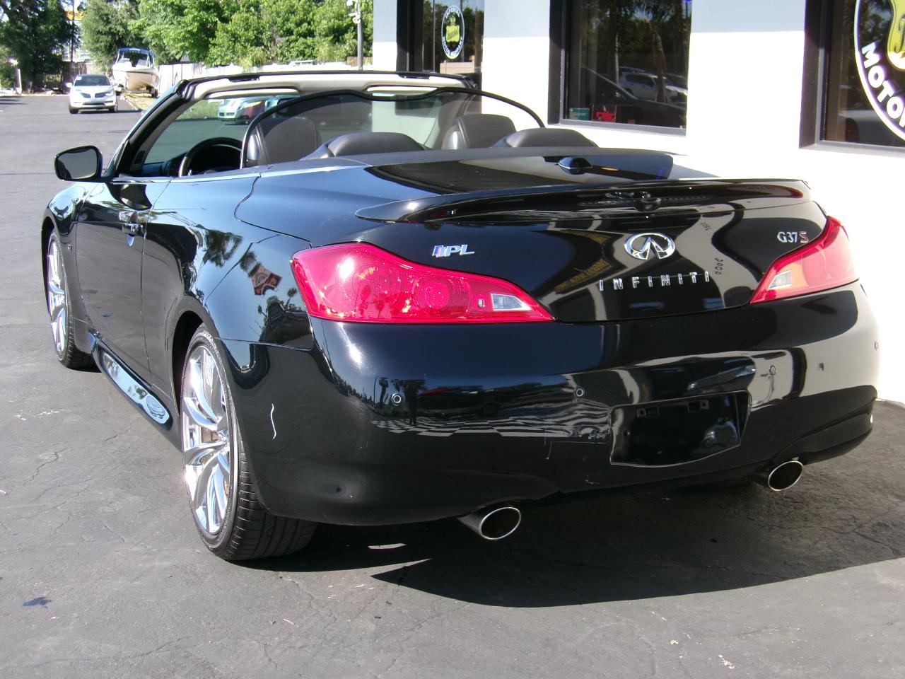 Infiniti G Convertible  2010