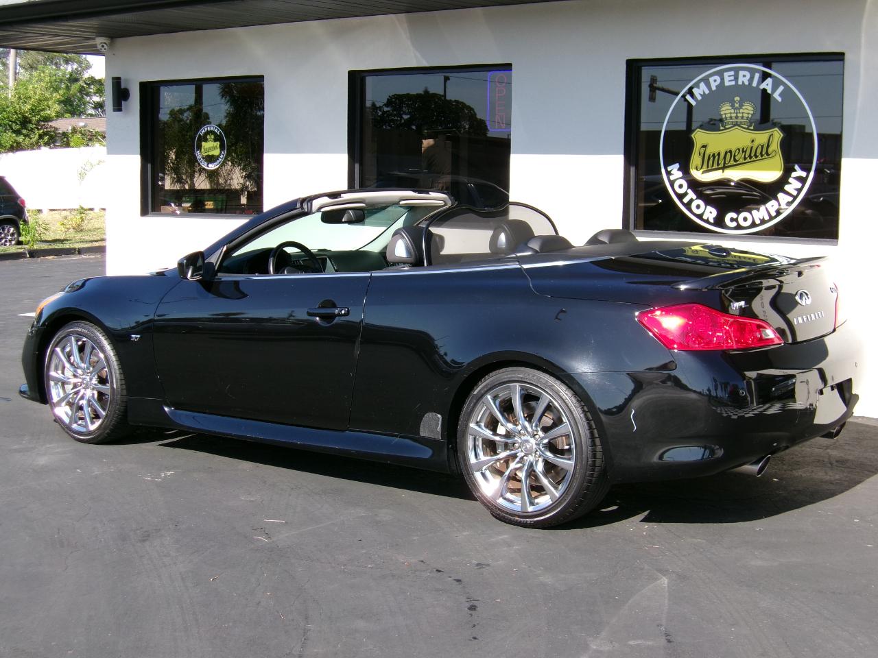 Infiniti G Convertible  2010
