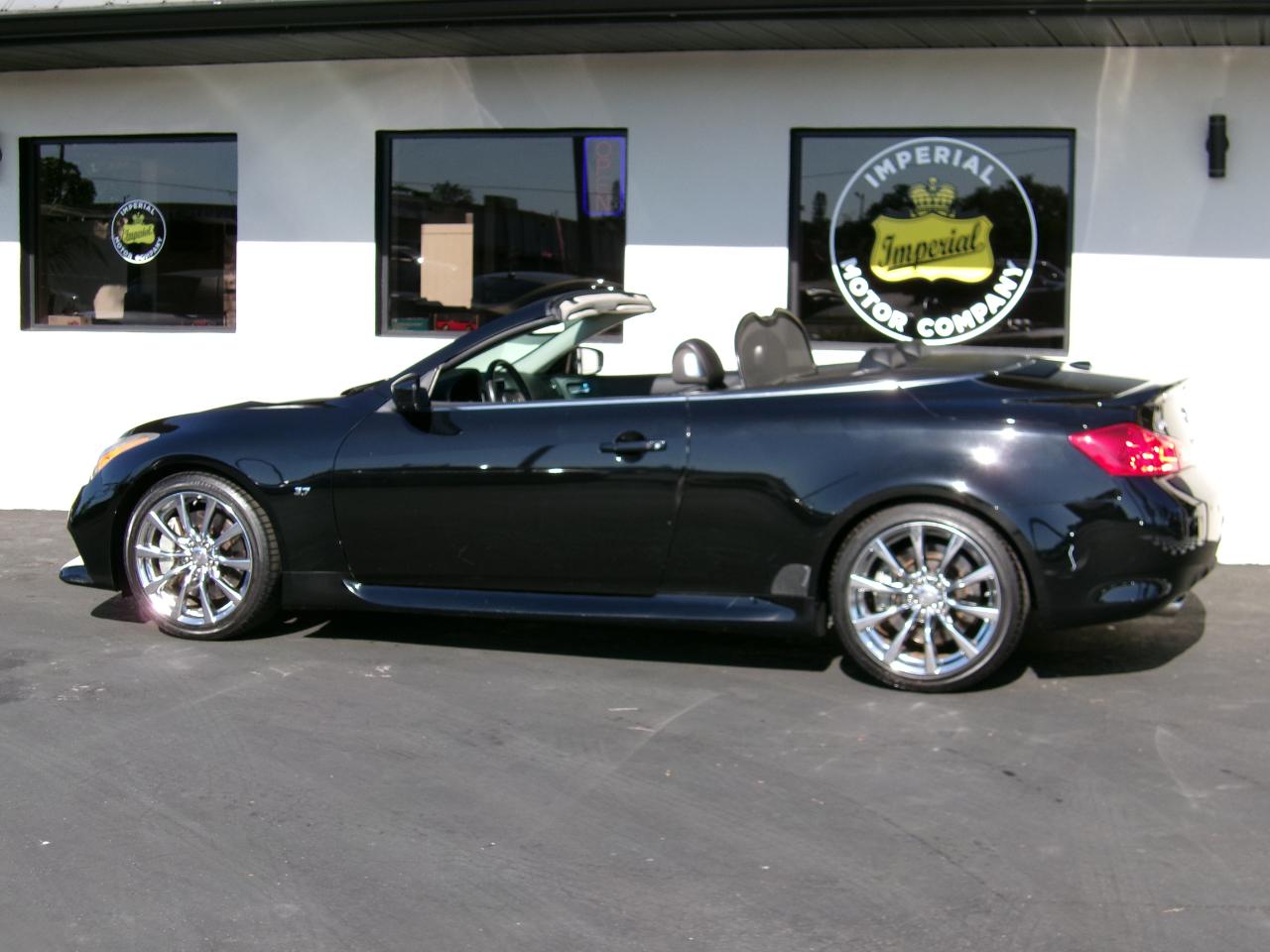 Infiniti G Convertible  2010