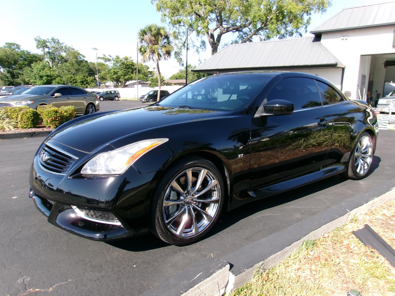 Infiniti G Convertible  2010