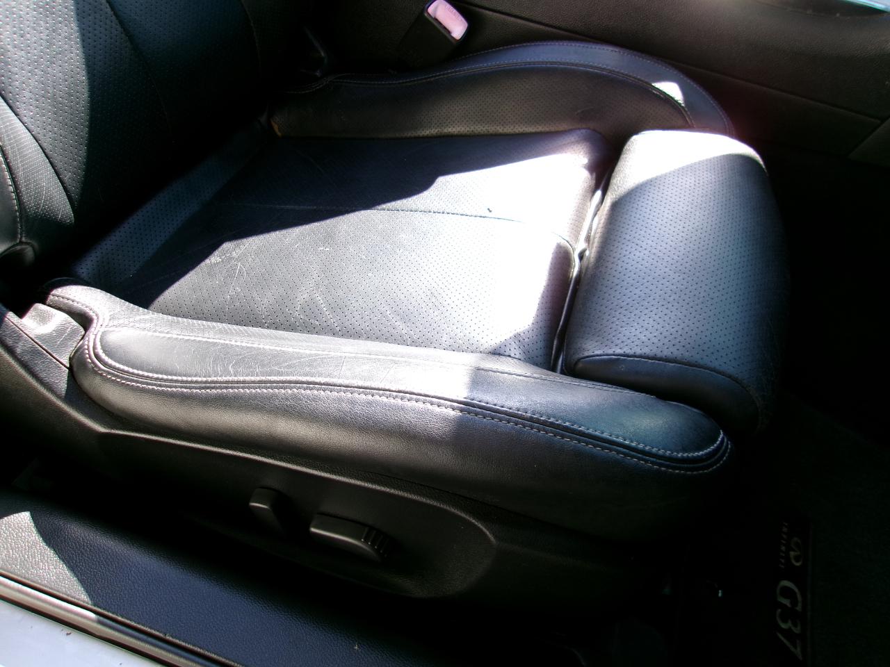 Infiniti G Convertible  2010