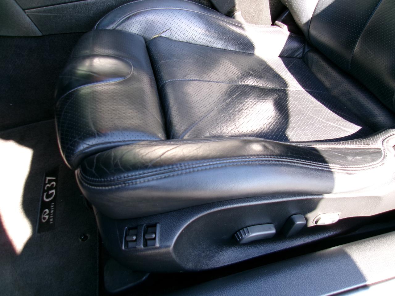 Infiniti G Convertible  2010