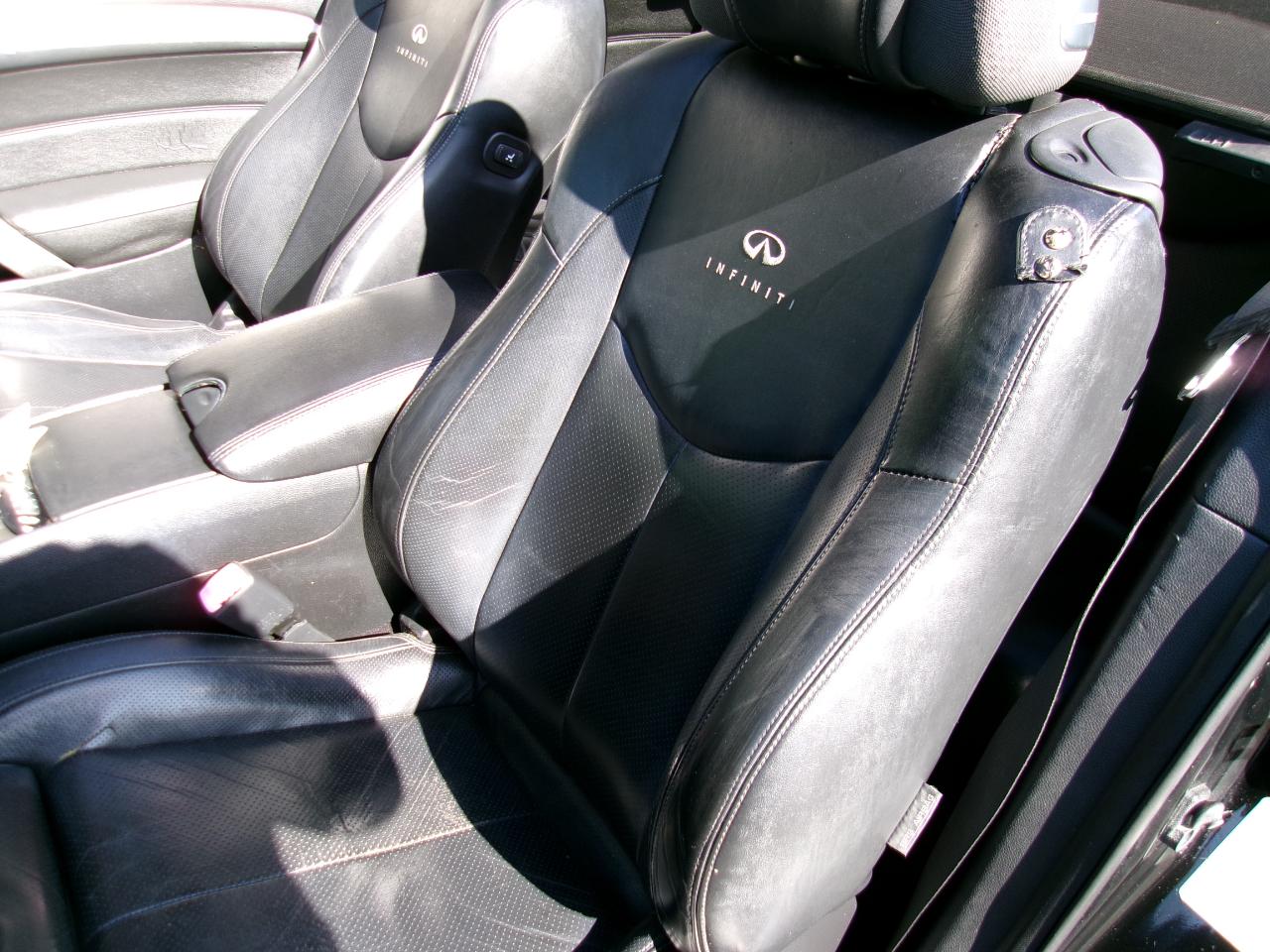 Infiniti G Convertible  2010