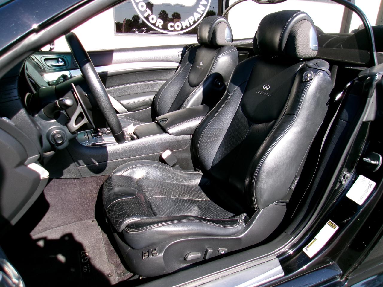 Infiniti G Convertible  2010