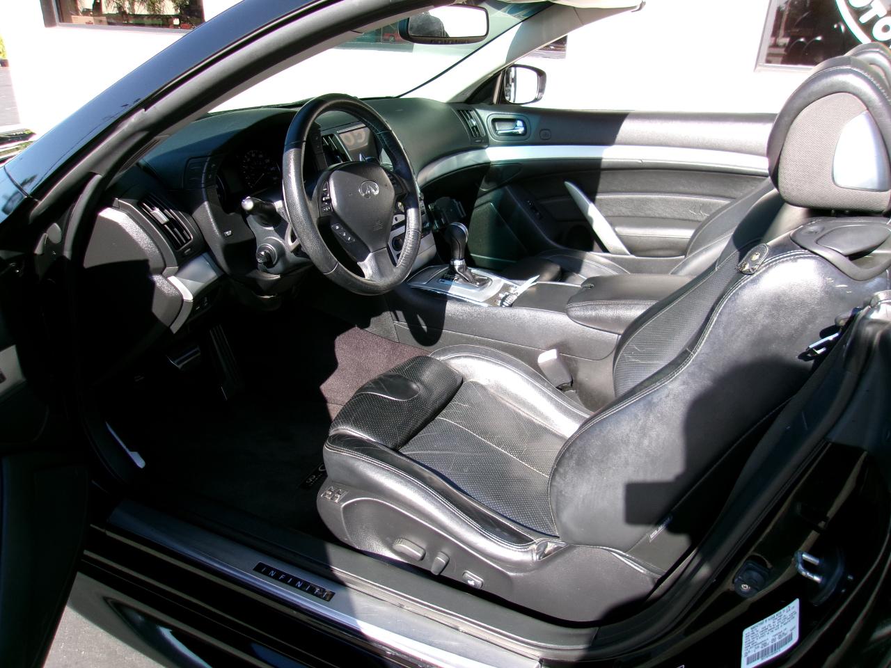 Infiniti G Convertible  2010
